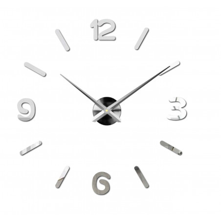 Stylové hodiny z plexiskla, tiché a snadné pro instalaci do každé místnosti.