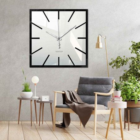Zrcadlo s nástěnnými hodinami o velikosti 30 - 50 cm