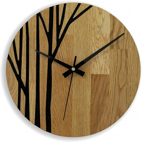 Luxusní nástěnné hodiny do obývacího pokoje vyrobené z přírodního dřeva. Luxusní nástěnné hodiny do obývacího pokoje vyrobené z přírodního dřeva.