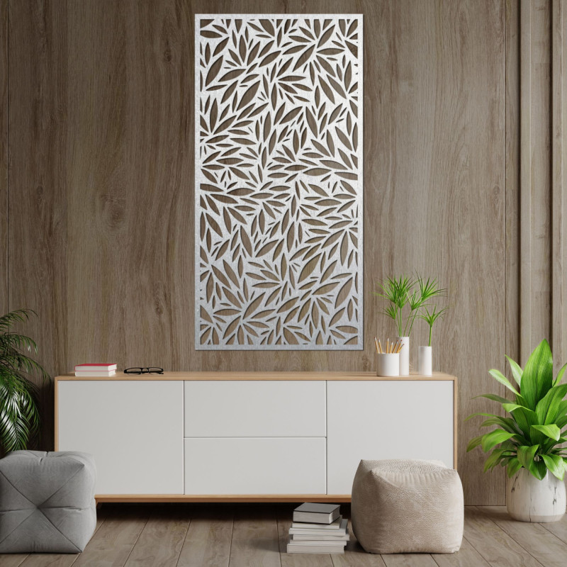 Elegantní strom s propracovanými detaily větví a kořenů jako symbol přírody.