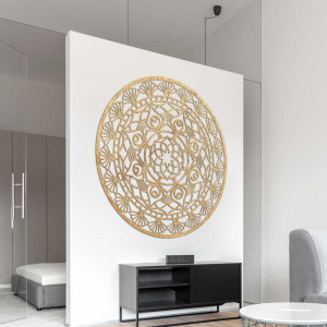 Kruhový design s jemnými liniemi a květinovými vzory, které vytvářejí harmonický celek. 2