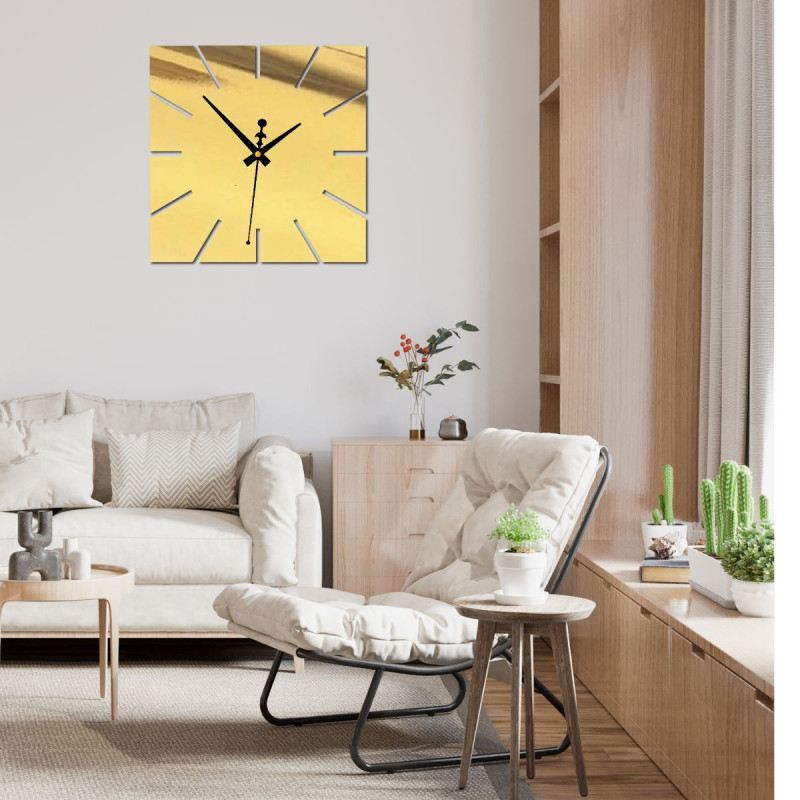 Černé nástěnné hodiny bez číslic s moderním designem