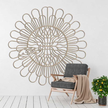 Dekorace má souměrný vzhled s důrazem na rytmické opakování linií. Dekorace má souměrný vzhled s důrazem na rytmické opakování linií.