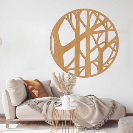 Kulatá dekorace ze dřeva s vyřezávanými větvemi stromu Kulatá dekorace ze dřeva s vyřezávanými větvemi stromu