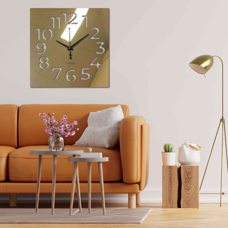 Hodiny z plexiskla – lehký design s čistými liniemi a precizní výrobou