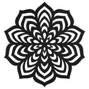 Dřevěná dekorace s propracovaným kruhovým tvarem a jemnými výřezy. 2