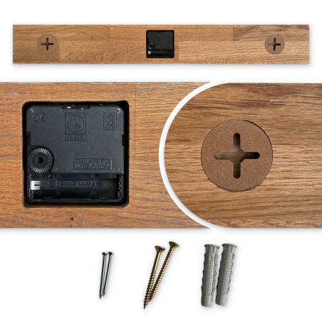 Dřevěné hodiny s horizontálním dřevěným prvkem a černými arabskými číslicemi, vhodné do obývacího pokoje. Dřevěné hodiny s horizontálním dřevěným prvkem a černými arabskými číslicemi, vhodné do obývacího pokoje.