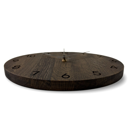 Minimalistické dřevěné hodiny jsou unikátní nástěnnou dekorací, která osloví milovníky přírodního stylu. Minimalistické dřevěné hodiny jsou unikátní nástěnnou dekorací, která osloví milovníky přírodního stylu.