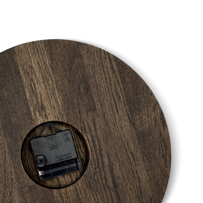 Vyrobeno z kvalitního dřeva a navrženo s důrazem na detail, nabízí originální a designový prvek do interiéru.