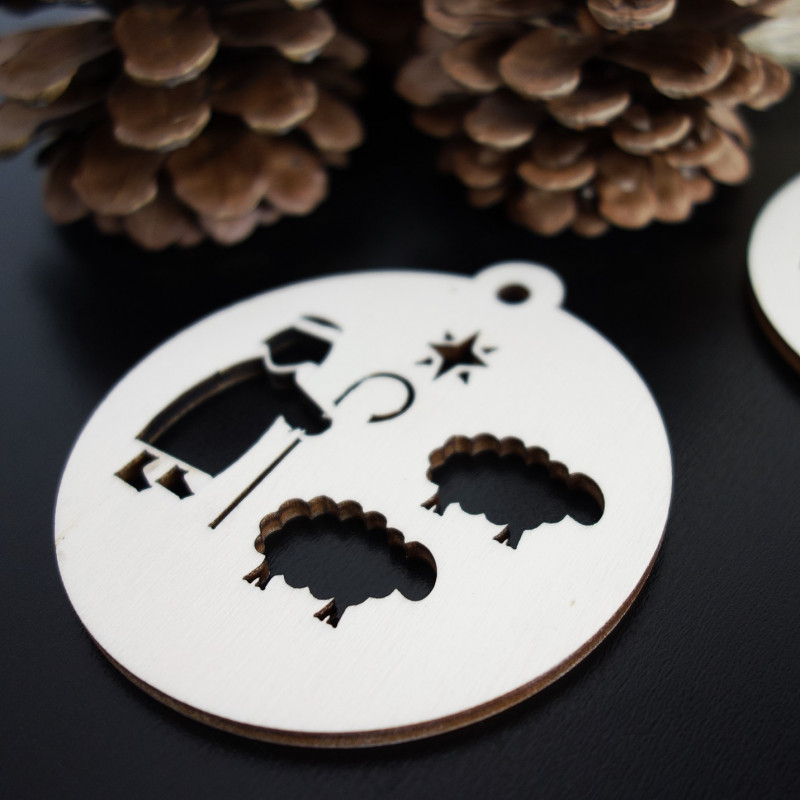 Ozdoba na vánoce vyrobena ze dřeva-Pastier, rozměr:79x90 mm